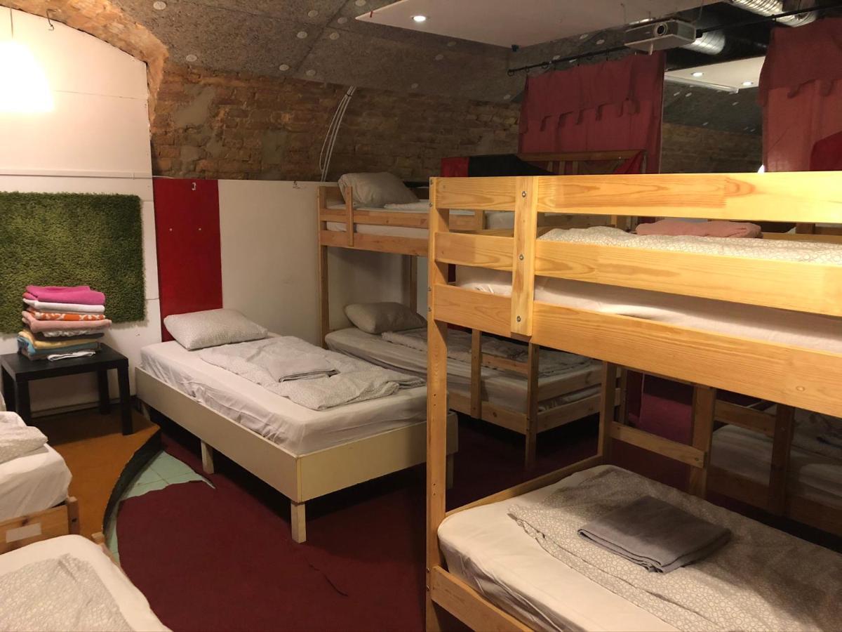 Whole Basement Former Pub For Stag Do, Bachelor House Party Flat Budapest Exterior foto